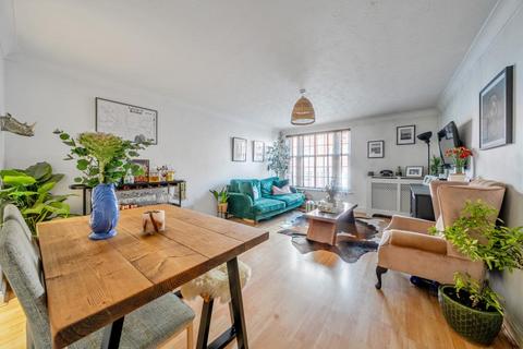 2 bedroom flat for sale, Newbury,  Berkshire,  RG14