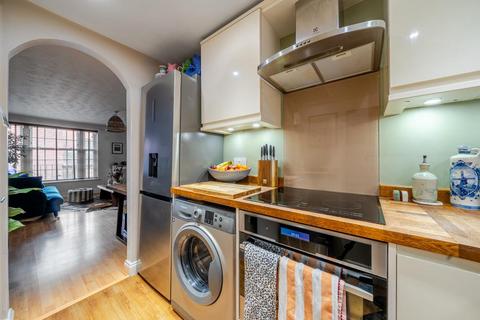 2 bedroom flat for sale, Newbury,  Berkshire,  RG14