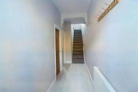 3 bedroom terraced house to rent, Abbey Road, Shepley, HD8 8DY