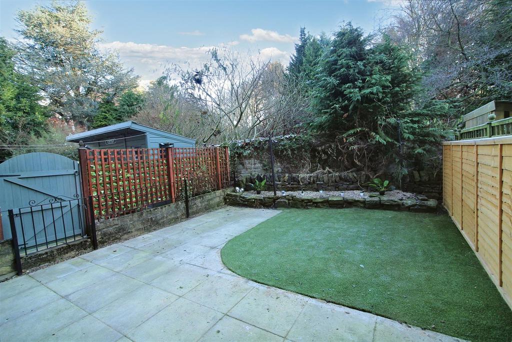 PARKING &amp; GARDENS