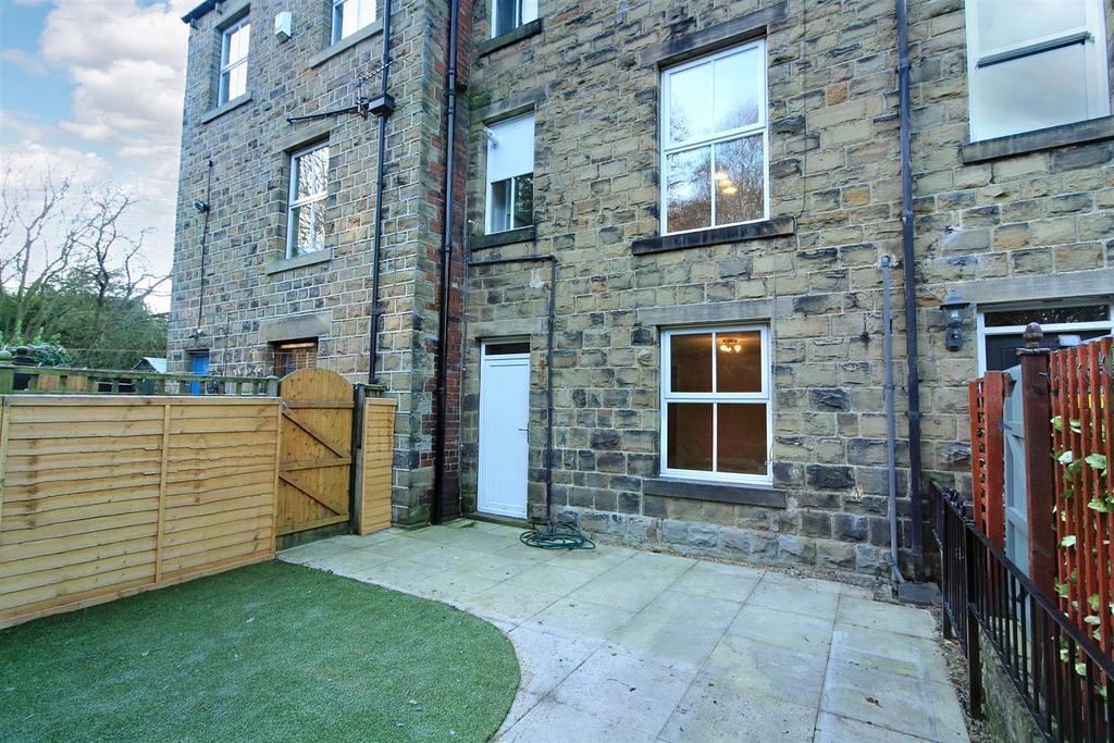PARKING &amp; GARDENS