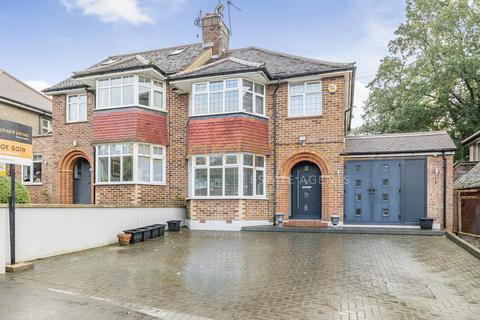 Worcester Crescent, Mill Hill, London, NW7