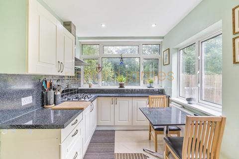 4 bedroom house for sale, Worcester Crescent, Mill Hill, London, NW7