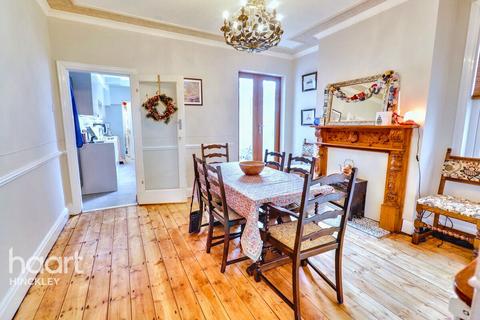 undefined, Hinckley LE10