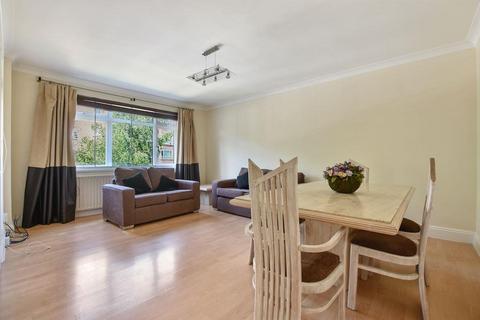 3 bedroom apartment for sale, Sheridan Court, Belsize Road