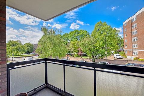 3 bedroom apartment for sale, Sheridan Court, Belsize Road