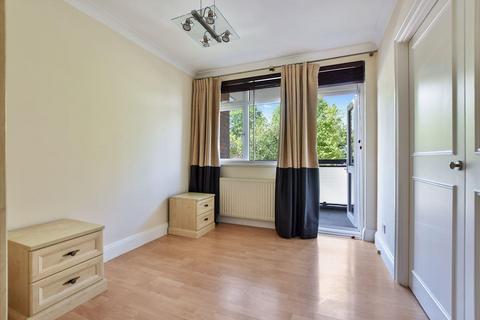 3 bedroom apartment for sale, Sheridan Court, Belsize Road