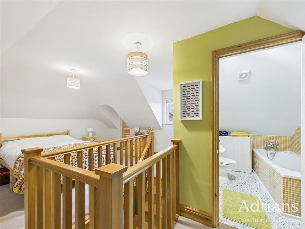 First floor en suite