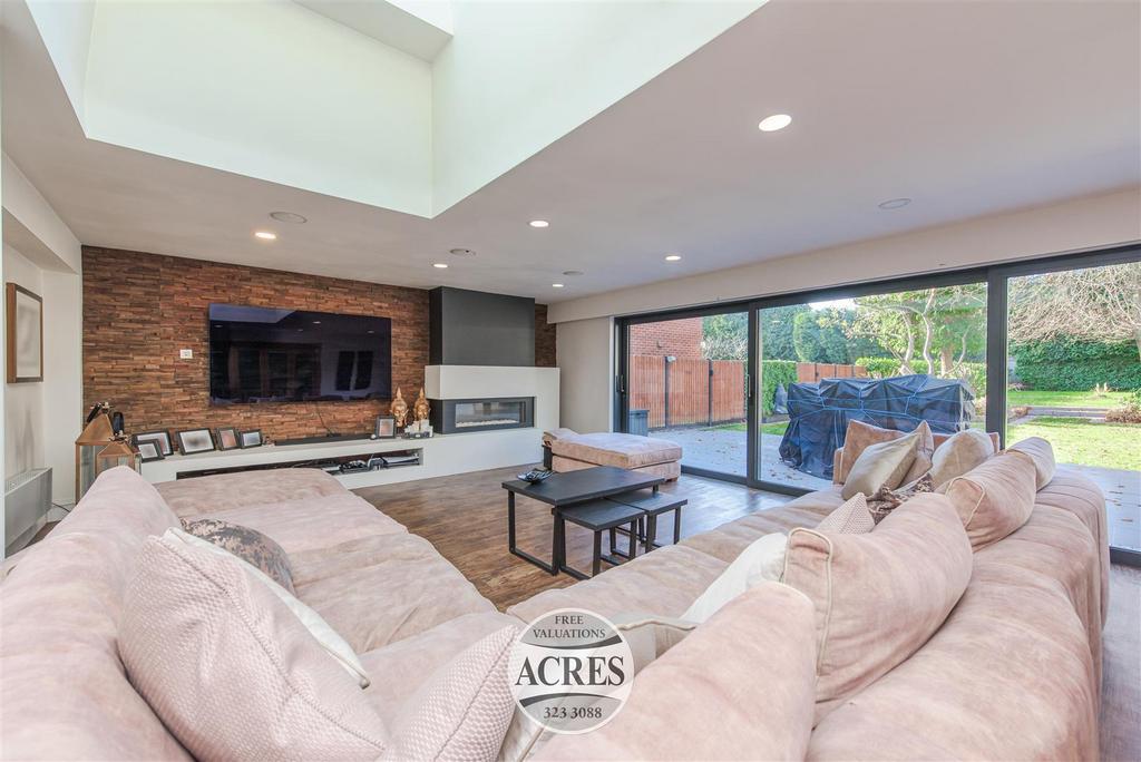 Thornhill (20) (Large).jpg