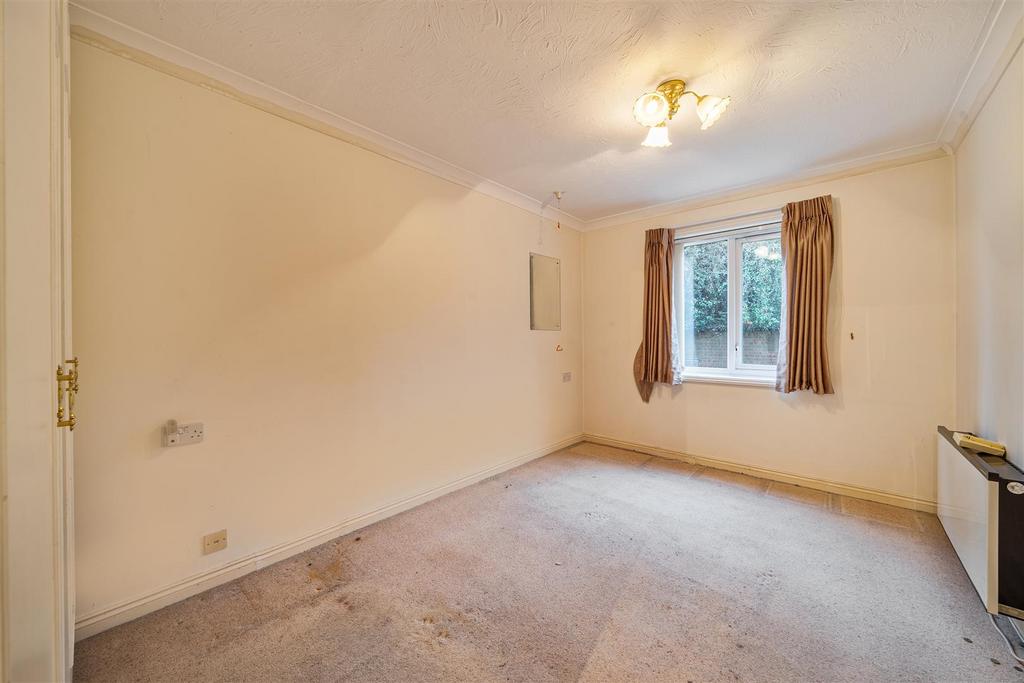 Bedroom: