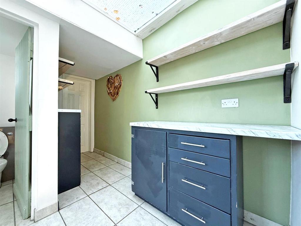 Thumbnail image4.jpg