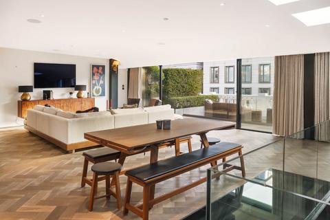 3 bedroom penthouse for sale, Strand, London WC2R