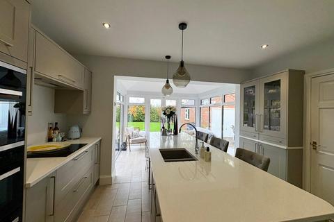 3 bedroom detached house to rent, Palmer Road, Sutton-on-Trent, Newark, Nottinghamshire, NG23