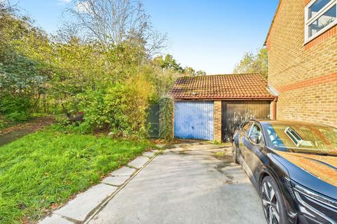 undefined, Standen Place, Horsham RH12