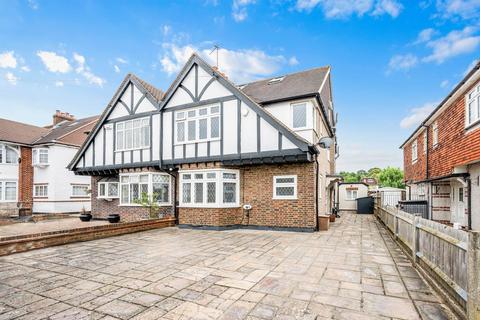 4 bedroom semi-detached house to rent, Chadacre Road, Epsom