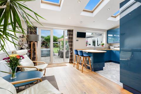 4 bedroom semi-detached house to rent, Chadacre Road, Epsom