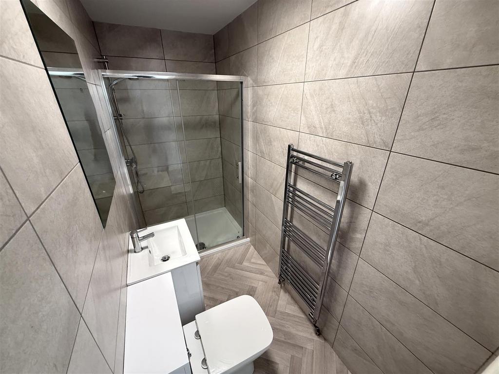 Shower room 2.JPG