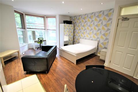 undefined, St Johns Terrace, Hyde Park, Leeds, LS3 1DY