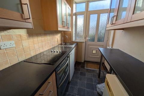 3 bedroom semi-detached house for sale, 45, Beechwood Avenue Bradford, BD6 3AN