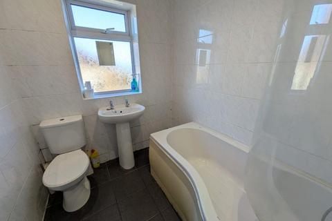 3 bedroom semi-detached house for sale, 45, Beechwood Avenue Bradford, BD6 3AN