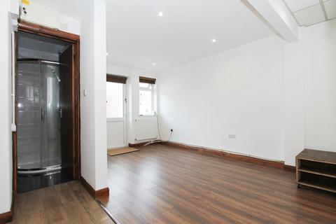 undefined, Allenby Road, Southall, UB1