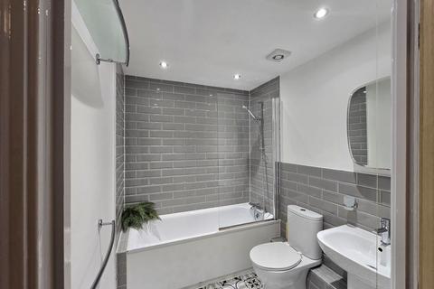 2 bedroom flat for sale, 3 Dukes Court, 516 Lordship Lane, East Dulwich, London, SE22 8GA