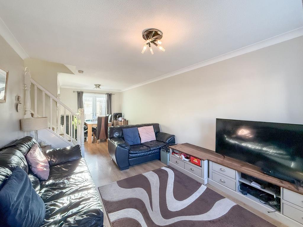 Lounge/Dining Area