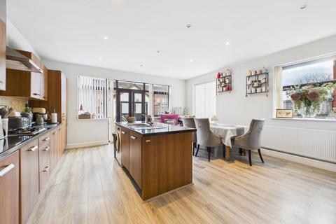 4 bedroom detached house for sale, Sandfield Road, Arnold, Nottingham