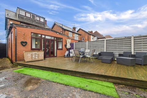4 bedroom detached house for sale, Sandfield Road, Arnold, Nottingham