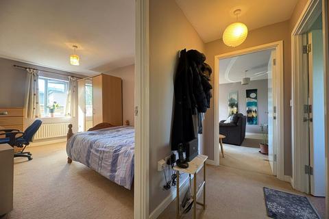 1 bedroom in a flat share to rent, Toucan Close, London NW10