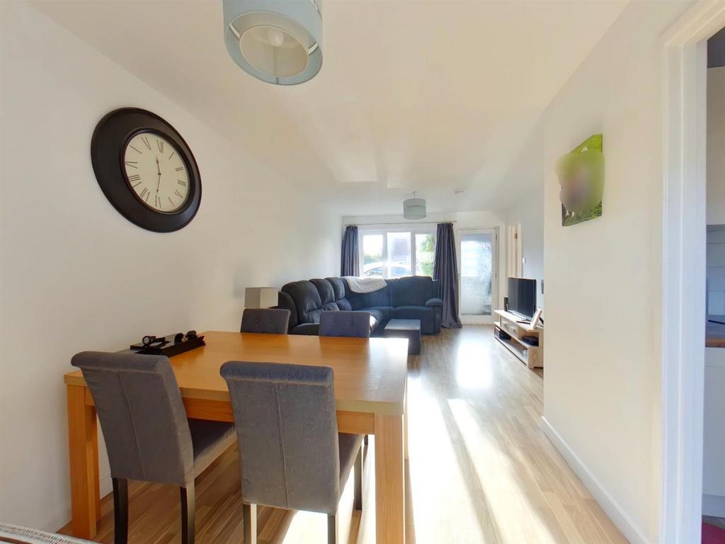 Dining/Lounge