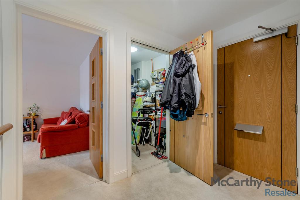 8671987-interior17.jpg