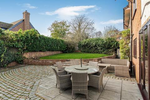 5 bedroom detached house for sale, Elm Brook Close, Aylesbury HP18