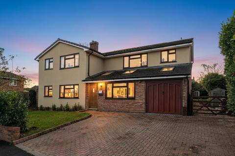 5 bedroom detached house for sale, Elm Brook Close, Aylesbury HP18