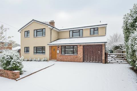 5 bedroom detached house for sale, Elm Brook Close, Aylesbury HP18