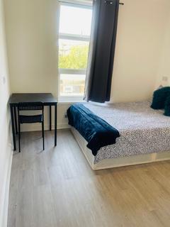 1 bedroom in a house share to rent, Rectory Road, Southall UB2