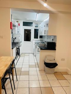 1 bedroom in a house share to rent, Rectory Road, Southall UB2