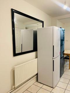1 bedroom in a house share to rent, Rectory Road, Southall UB2