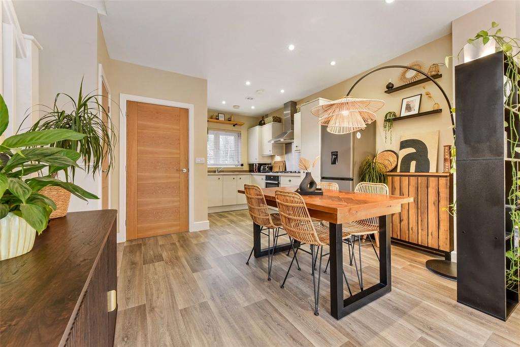 Sitting/Dining Room