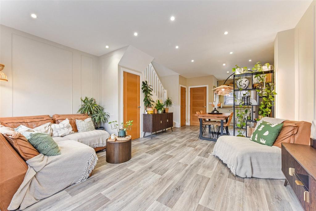 Sitting/Dining Room