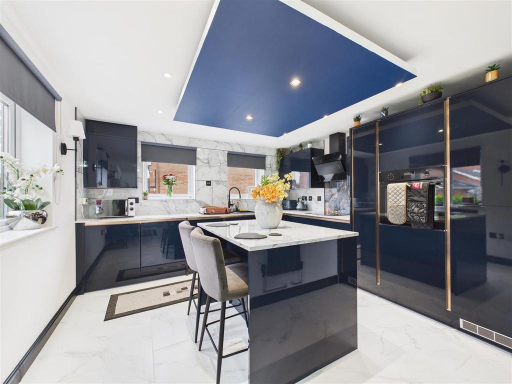 CAM05193 G0-PR0070-STILL004.jpg