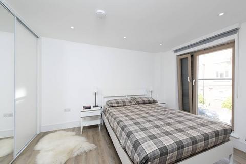 undefined, Triangle Place, Clapham South, London, SW4