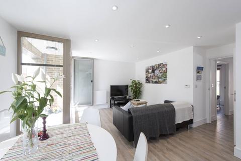 undefined, Triangle Place, Clapham South, London, SW4