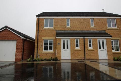 3 bedroom semi-detached house to rent, Ffordd Cadfan, Bridgend, CF31