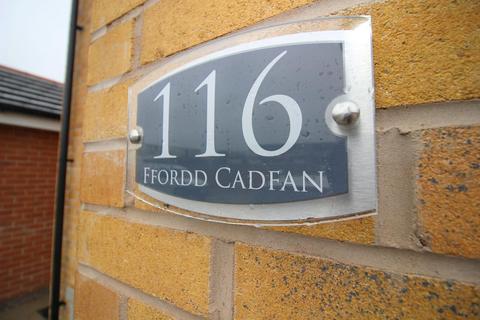 3 bedroom semi-detached house to rent, Ffordd Cadfan, Bridgend, CF31