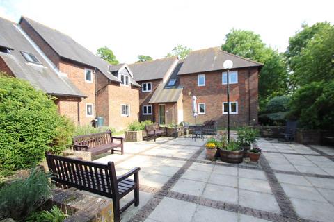 2 bedroom flat for sale, The Slade, Tonbridge, TN9