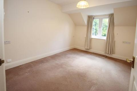 2 bedroom flat for sale, The Slade, Tonbridge, TN9