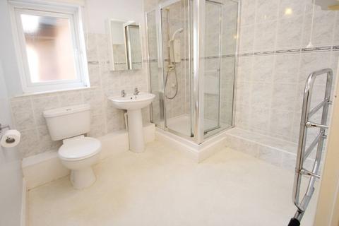 2 bedroom flat for sale, The Slade, Tonbridge, TN9