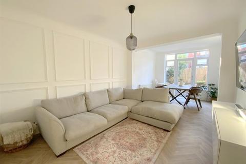 3 bedroom semi-detached house for sale, Beech Avenue, Scartho