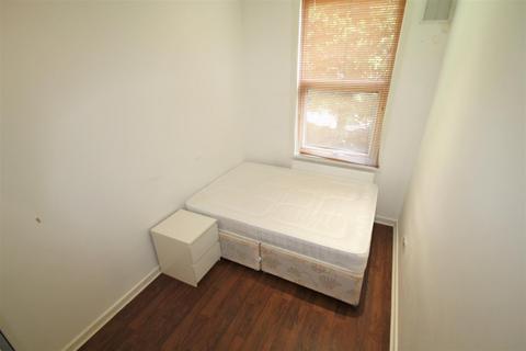 undefined, St Johns Terrace, Hyde Park, Leeds, LS3 1DY